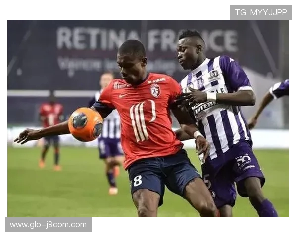 全面解析左边锋踢足球关键装备选择与实战性能提升全攻略指南宝典