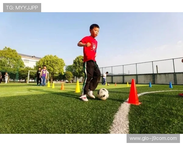 小学足球示范大全助力校园体育发展提升学生综合素质